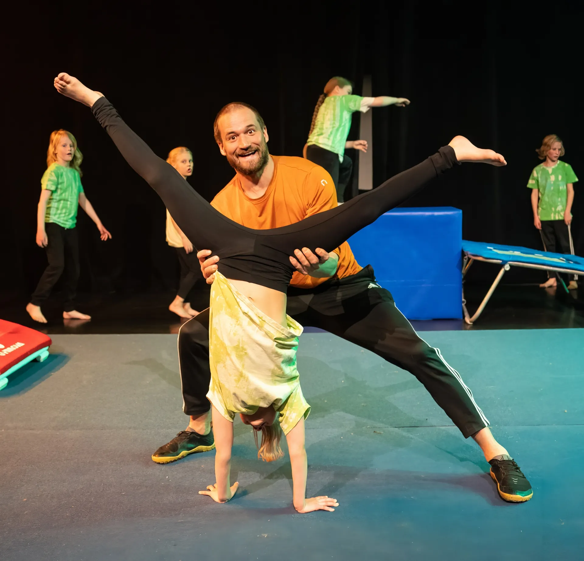 UTF 8Akrobatik och Alex